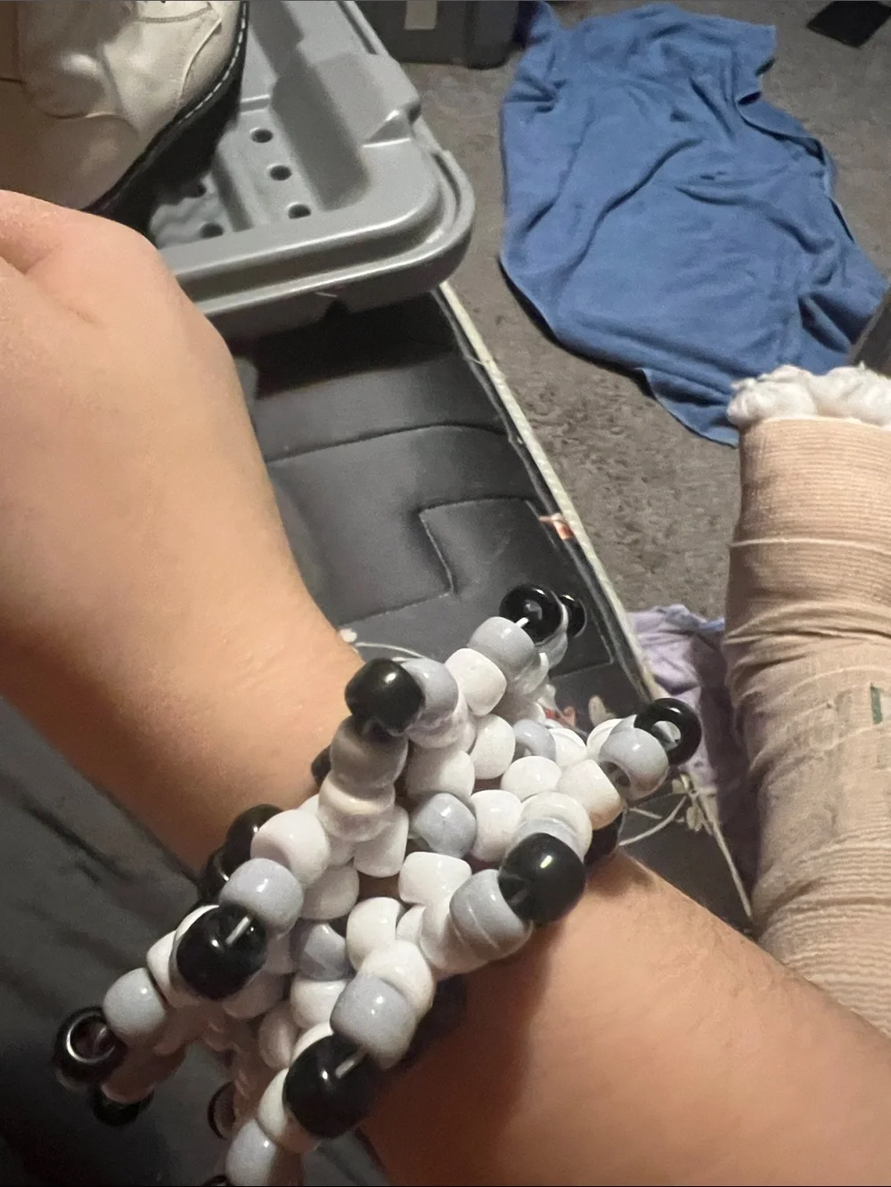 Handmade Beaded Black & White Stretch Bracelet - Unbranded